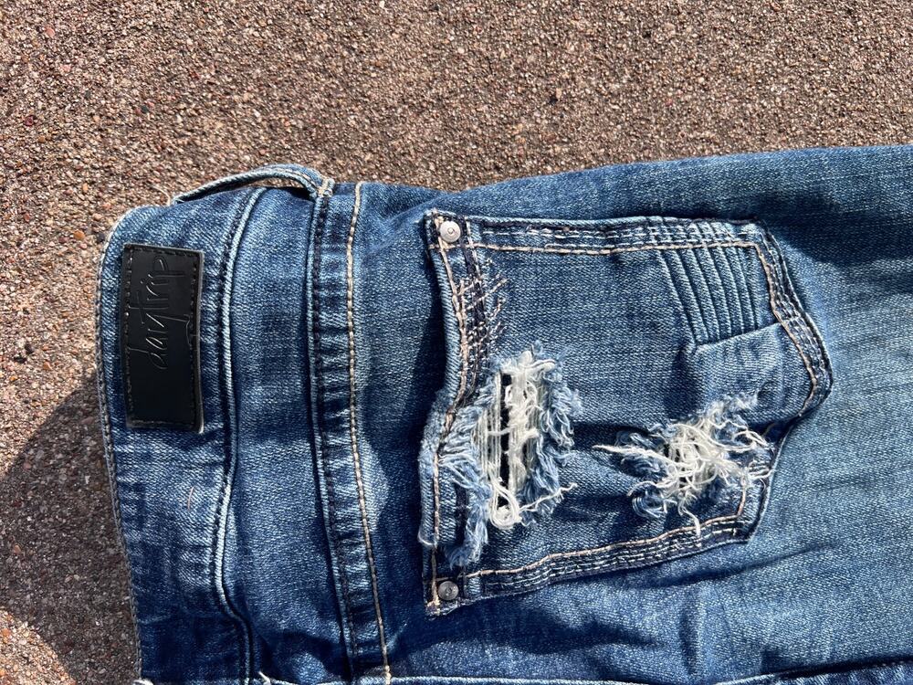 Daytrip Virgo Bootcut Jeans Womens Size 34 Blue Distressed Denim Y2K - Picture 9 of 9